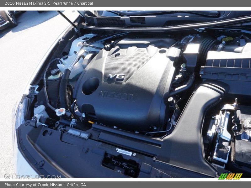 Pearl White / Charcoal 2016 Nissan Maxima SR