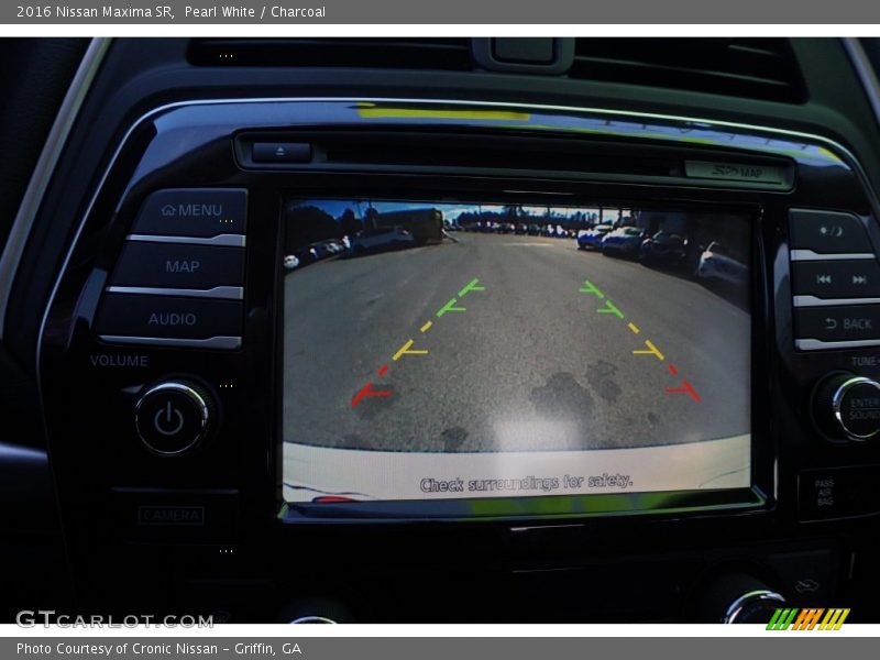 Pearl White / Charcoal 2016 Nissan Maxima SR