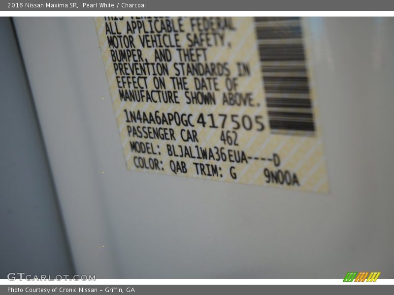 Pearl White / Charcoal 2016 Nissan Maxima SR