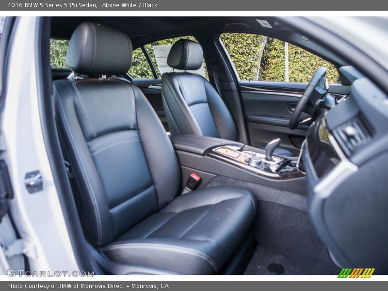 Alpine White / Black 2016 BMW 5 Series 535i Sedan