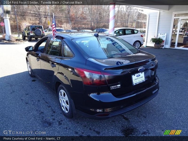 Tuxedo Black / Charcoal Black 2014 Ford Focus S Sedan