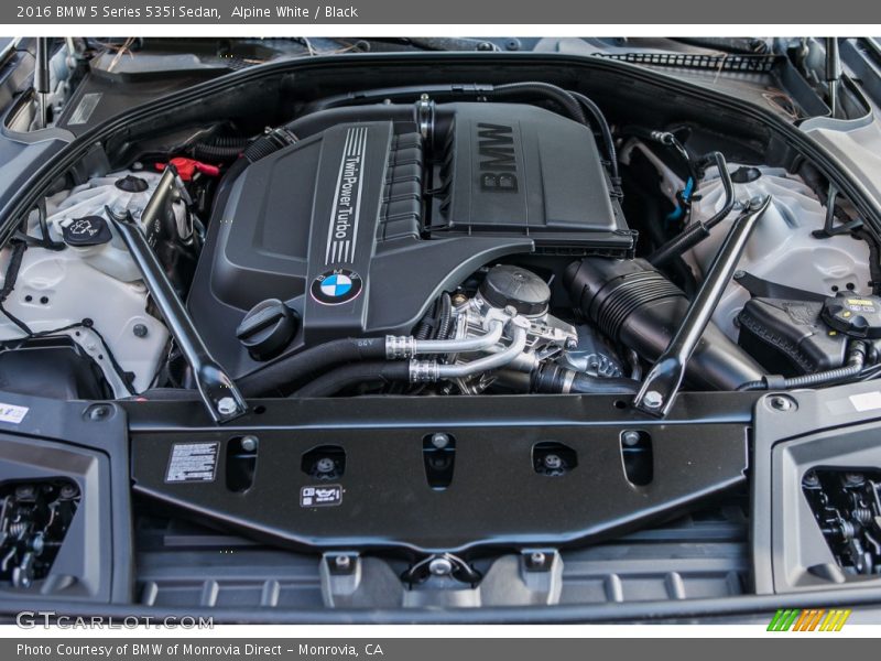 Alpine White / Black 2016 BMW 5 Series 535i Sedan