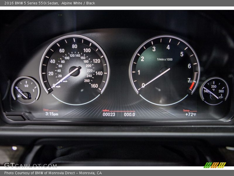 Alpine White / Black 2016 BMW 5 Series 550i Sedan