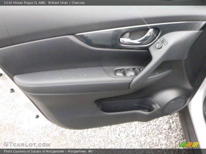Brilliant Silver / Charcoal 2016 Nissan Rogue SL AWD