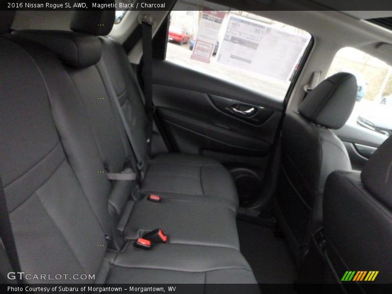 Magnetic Black / Charcoal 2016 Nissan Rogue SL AWD