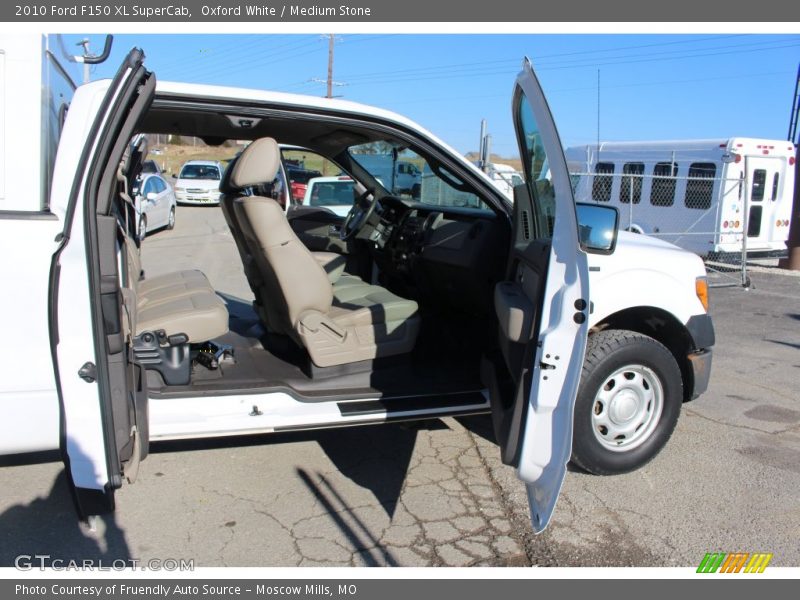 Oxford White / Medium Stone 2010 Ford F150 XL SuperCab
