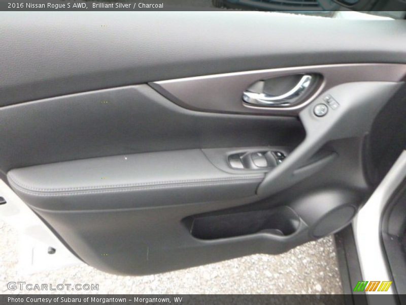 Brilliant Silver / Charcoal 2016 Nissan Rogue S AWD