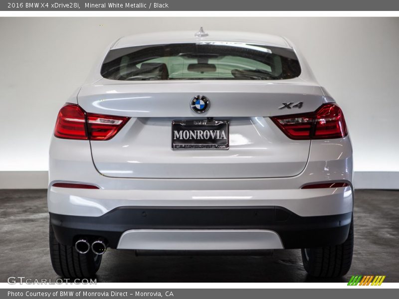 Mineral White Metallic / Black 2016 BMW X4 xDrive28i