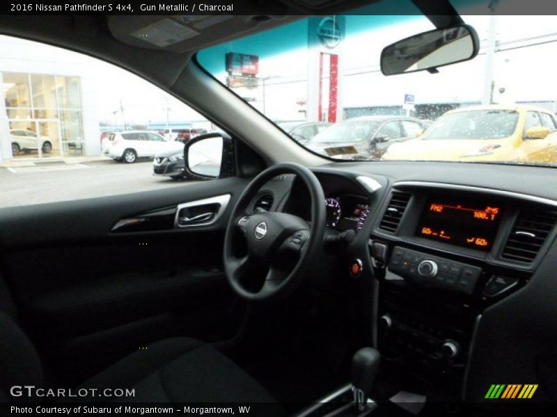 Gun Metallic / Charcoal 2016 Nissan Pathfinder S 4x4