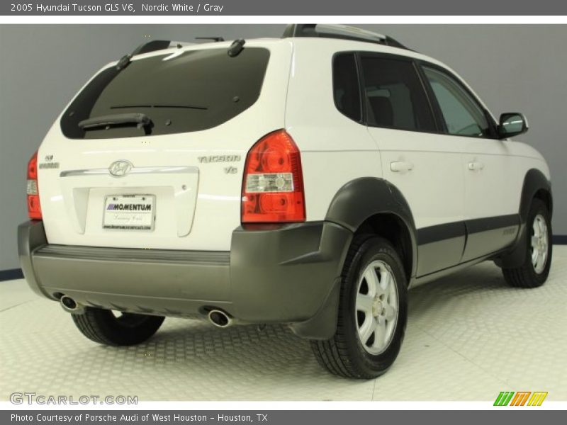 Nordic White / Gray 2005 Hyundai Tucson GLS V6