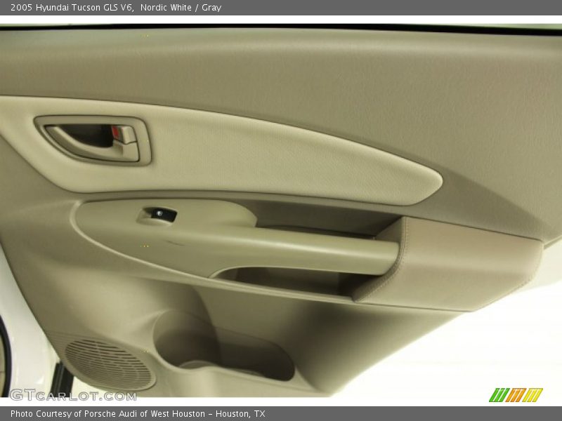 Nordic White / Gray 2005 Hyundai Tucson GLS V6
