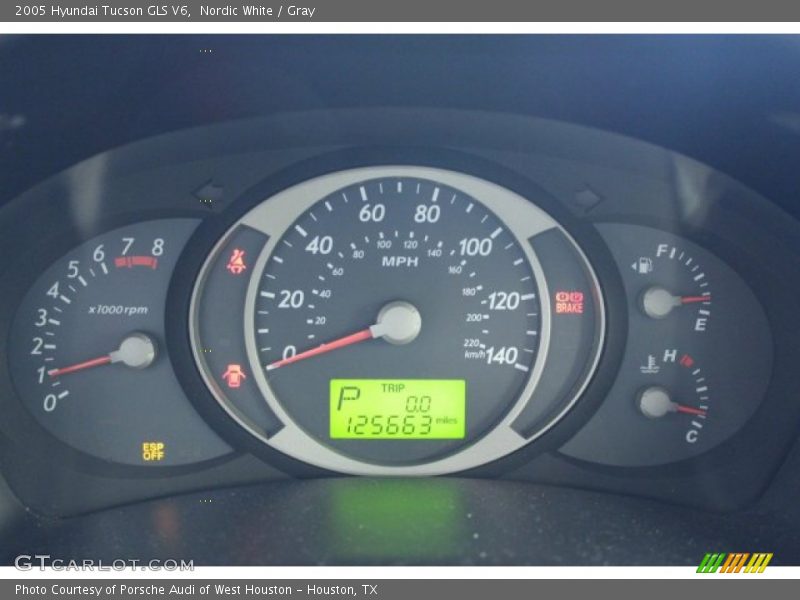 Nordic White / Gray 2005 Hyundai Tucson GLS V6