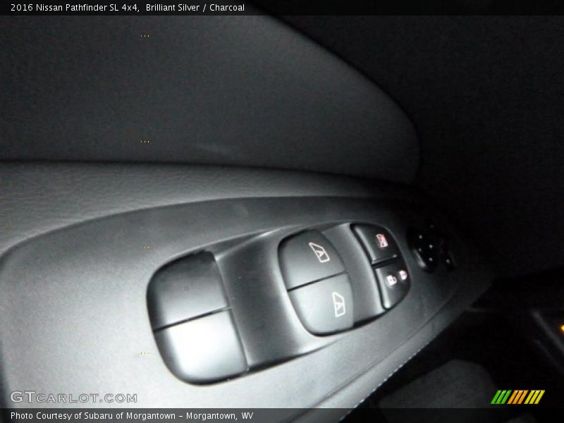 Brilliant Silver / Charcoal 2016 Nissan Pathfinder SL 4x4