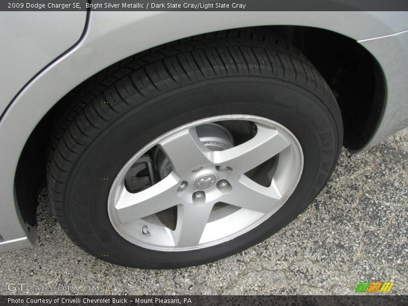 Bright Silver Metallic / Dark Slate Gray/Light Slate Gray 2009 Dodge Charger SE