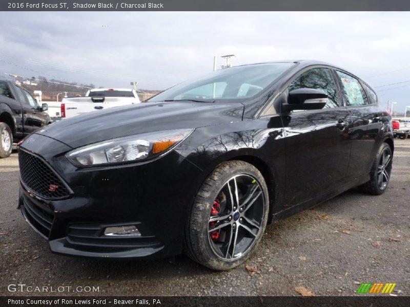 Front 3/4 View of 2016 Focus ST