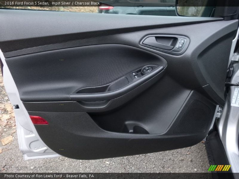 Ingot Silver / Charcoal Black 2016 Ford Focus S Sedan