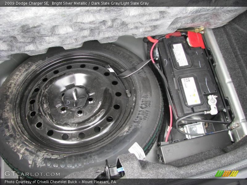 Bright Silver Metallic / Dark Slate Gray/Light Slate Gray 2009 Dodge Charger SE