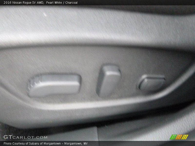 Pearl White / Charcoal 2016 Nissan Rogue SV AWD