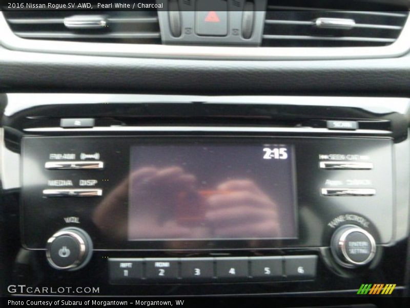 Pearl White / Charcoal 2016 Nissan Rogue SV AWD