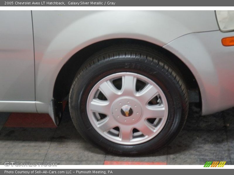 Galaxy Silver Metallic / Gray 2005 Chevrolet Aveo LT Hatchback