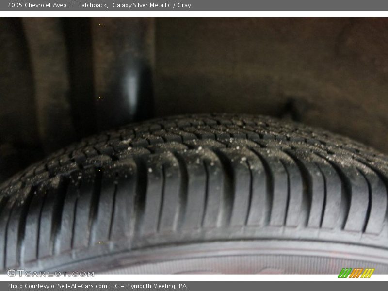 Galaxy Silver Metallic / Gray 2005 Chevrolet Aveo LT Hatchback