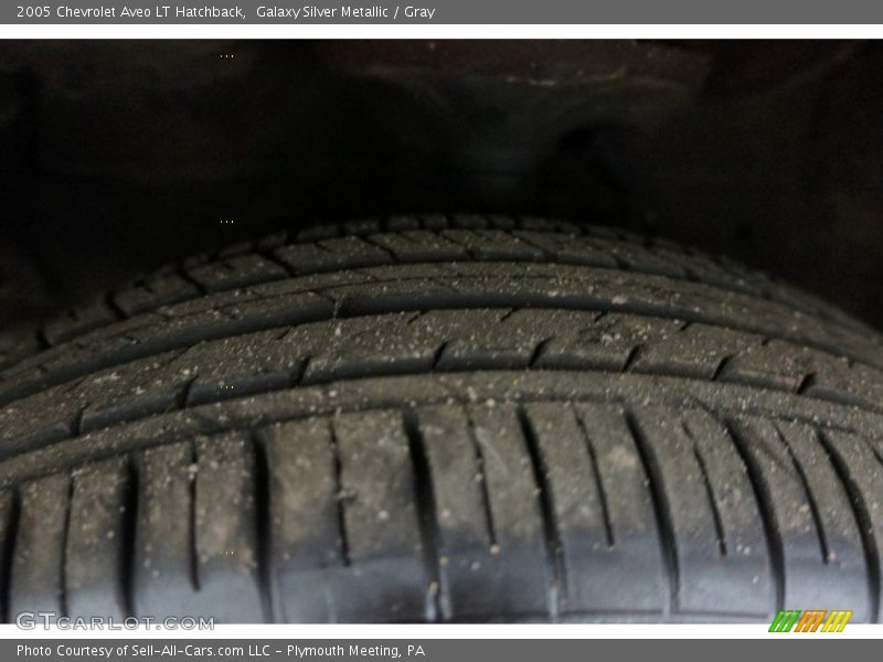 Galaxy Silver Metallic / Gray 2005 Chevrolet Aveo LT Hatchback