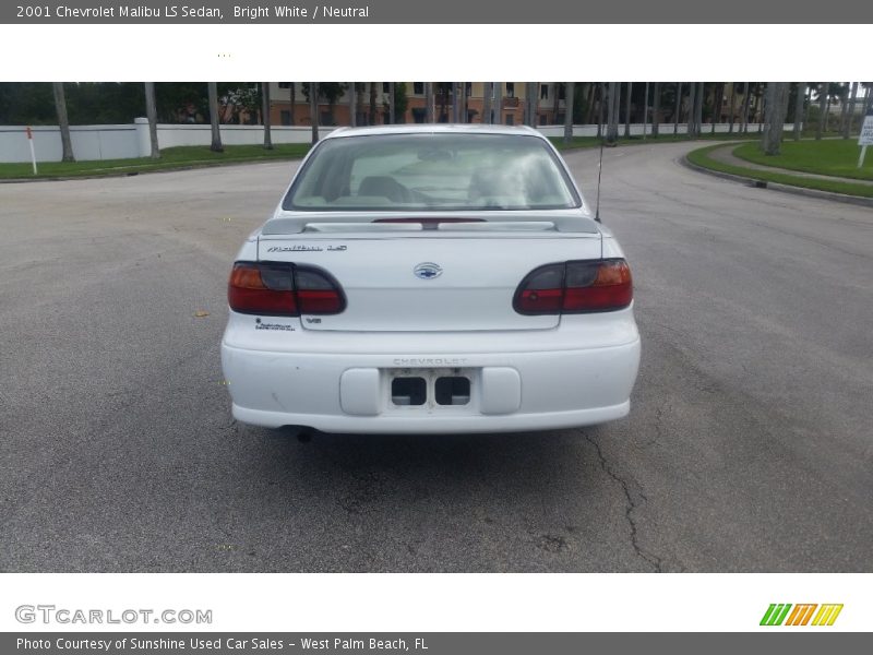 Bright White / Neutral 2001 Chevrolet Malibu LS Sedan