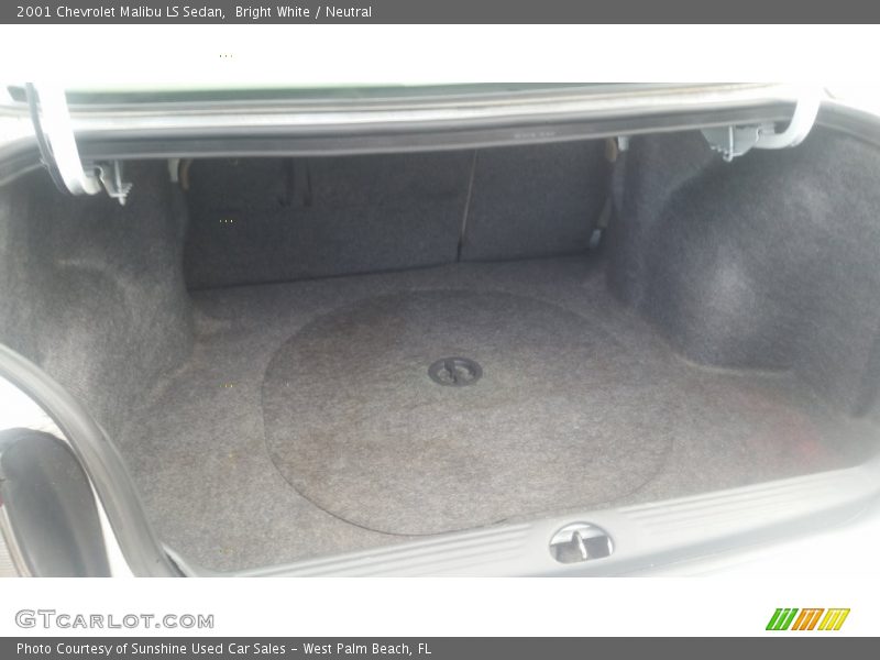 Bright White / Neutral 2001 Chevrolet Malibu LS Sedan
