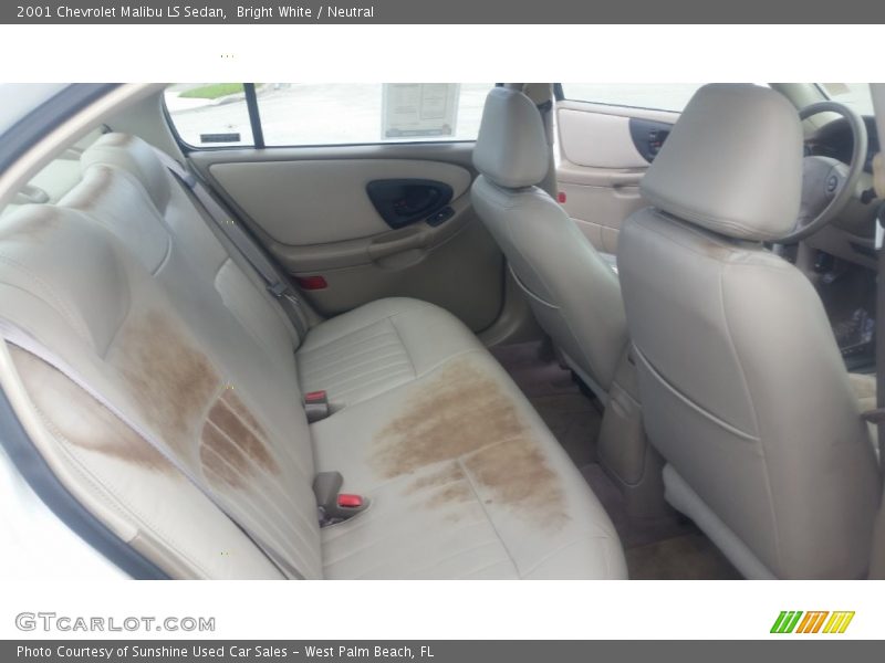 Bright White / Neutral 2001 Chevrolet Malibu LS Sedan