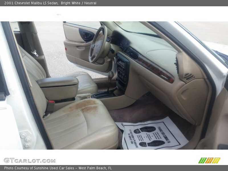 Bright White / Neutral 2001 Chevrolet Malibu LS Sedan