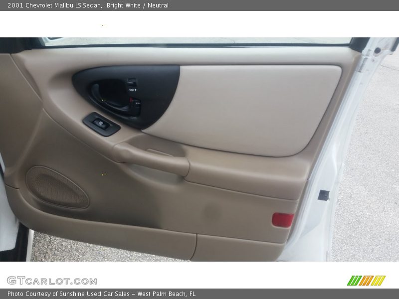 Bright White / Neutral 2001 Chevrolet Malibu LS Sedan