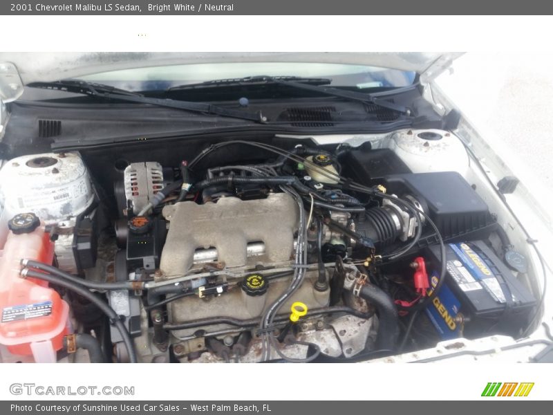 Bright White / Neutral 2001 Chevrolet Malibu LS Sedan