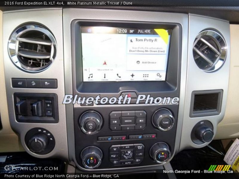 White Platinum Metallic Tricoat / Dune 2016 Ford Expedition EL XLT 4x4