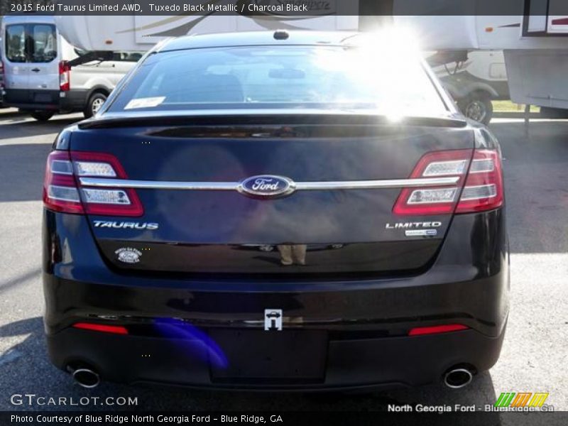 Tuxedo Black Metallic / Charcoal Black 2015 Ford Taurus Limited AWD