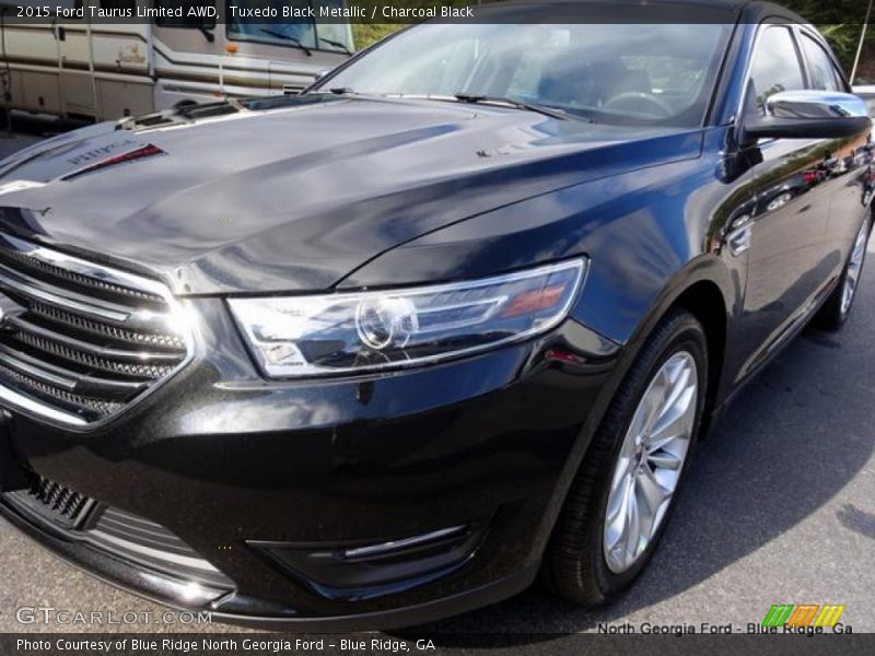 Tuxedo Black Metallic / Charcoal Black 2015 Ford Taurus Limited AWD