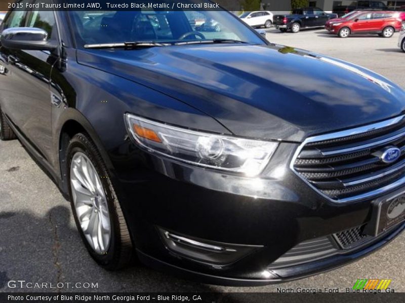 Tuxedo Black Metallic / Charcoal Black 2015 Ford Taurus Limited AWD