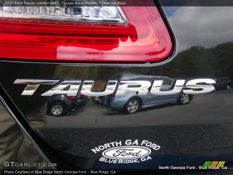Tuxedo Black Metallic / Charcoal Black 2015 Ford Taurus Limited AWD