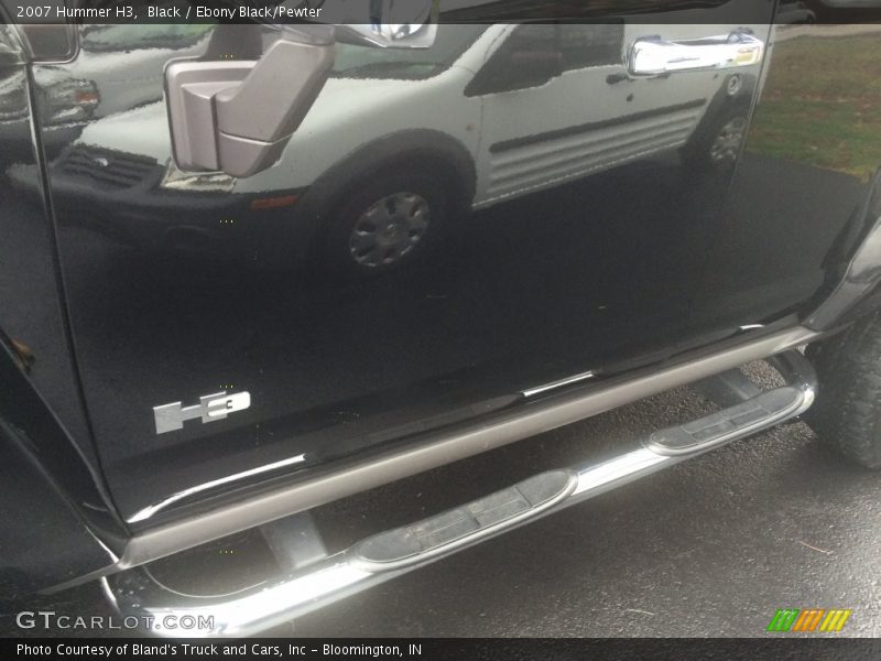 Black / Ebony Black/Pewter 2007 Hummer H3