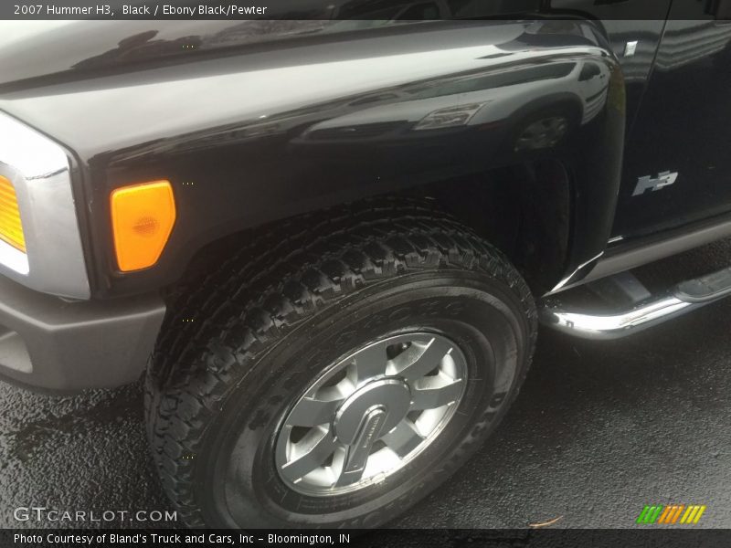 Black / Ebony Black/Pewter 2007 Hummer H3