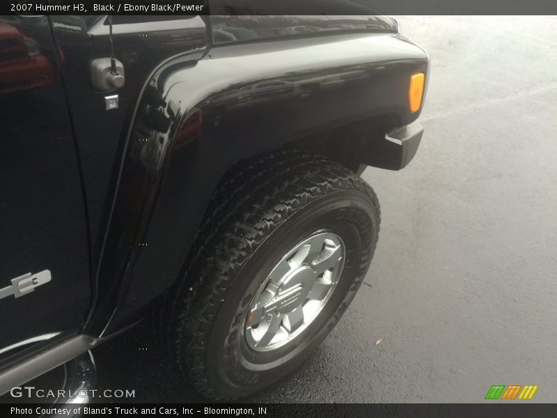 Black / Ebony Black/Pewter 2007 Hummer H3