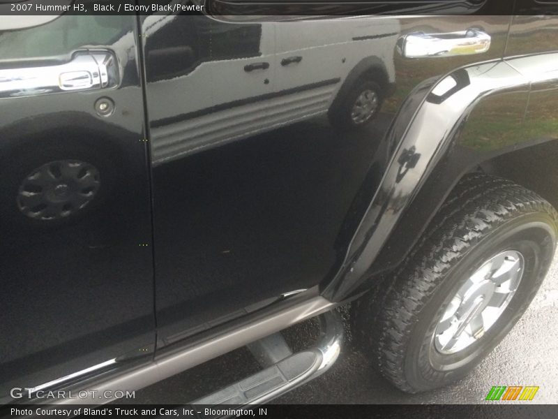 Black / Ebony Black/Pewter 2007 Hummer H3