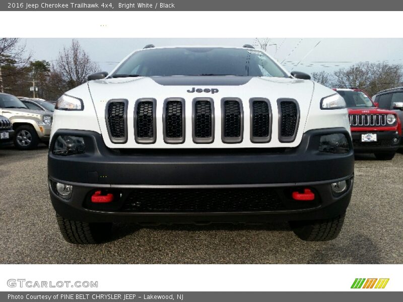 Bright White / Black 2016 Jeep Cherokee Trailhawk 4x4