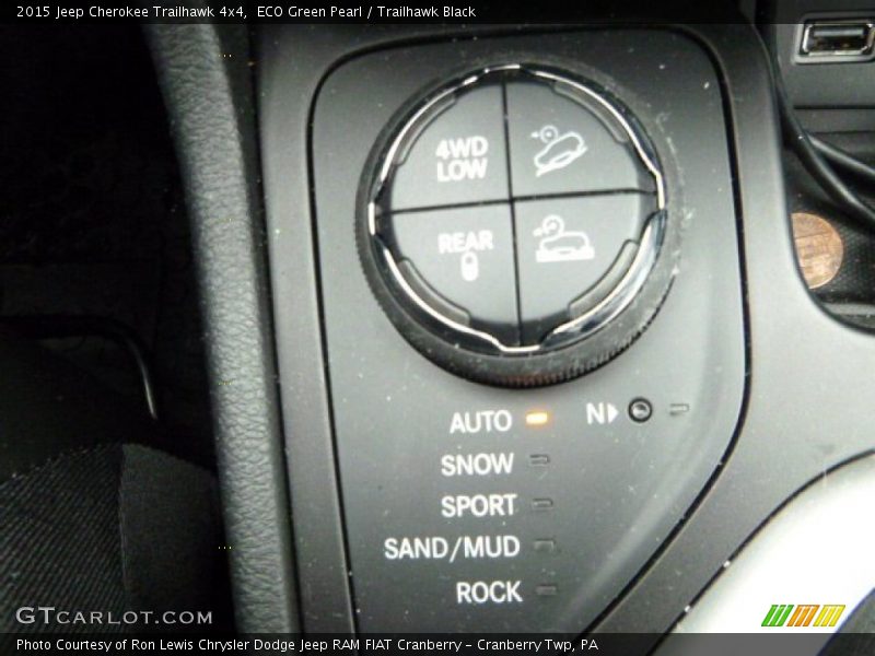 ECO Green Pearl / Trailhawk Black 2015 Jeep Cherokee Trailhawk 4x4