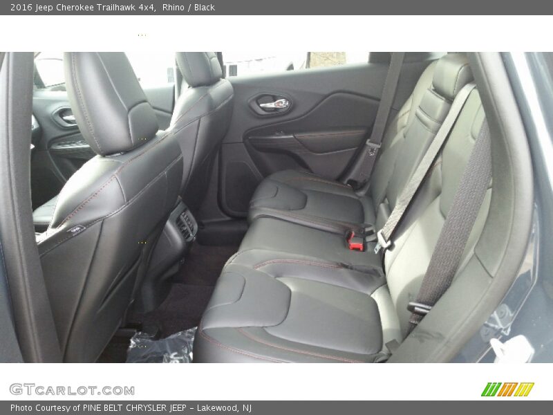 Rhino / Black 2016 Jeep Cherokee Trailhawk 4x4