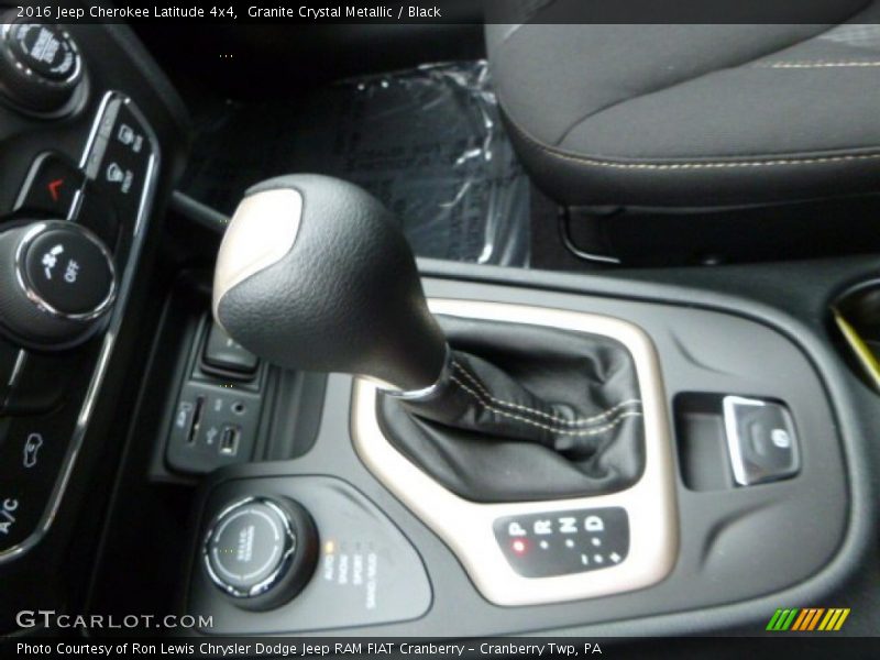 Granite Crystal Metallic / Black 2016 Jeep Cherokee Latitude 4x4