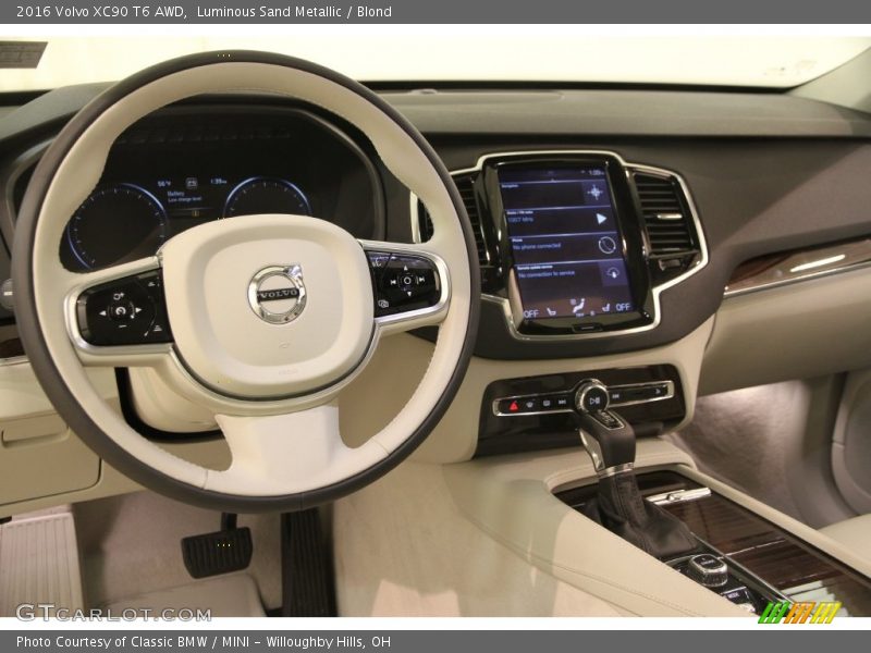 Dashboard of 2016 XC90 T6 AWD