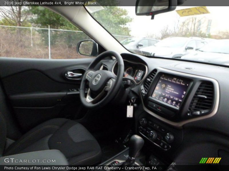 Bright White / Black 2016 Jeep Cherokee Latitude 4x4
