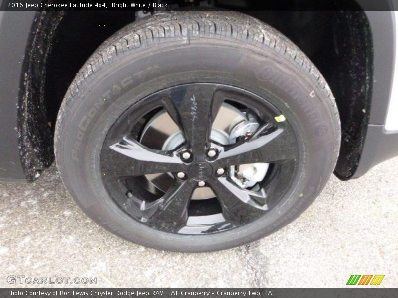 Bright White / Black 2016 Jeep Cherokee Latitude 4x4