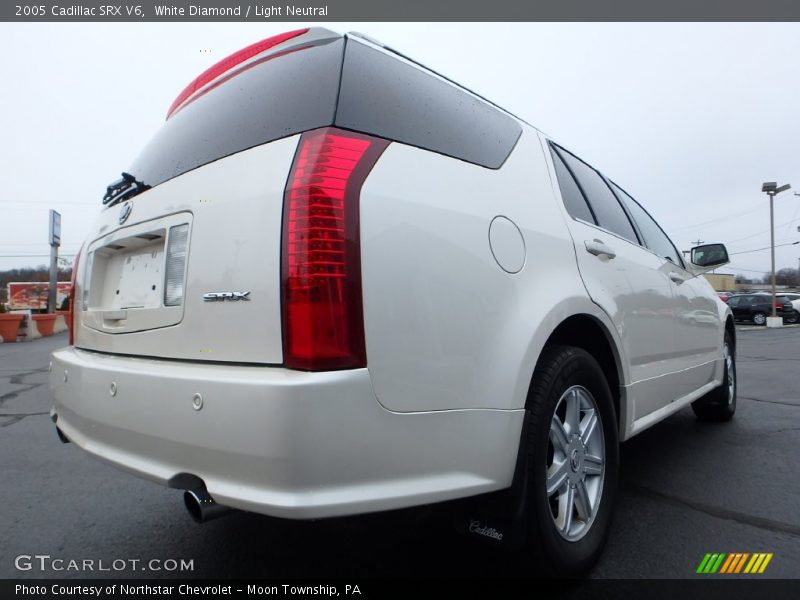 White Diamond / Light Neutral 2005 Cadillac SRX V6