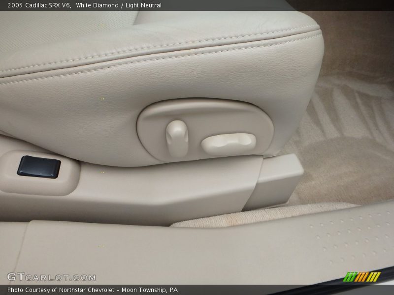 White Diamond / Light Neutral 2005 Cadillac SRX V6